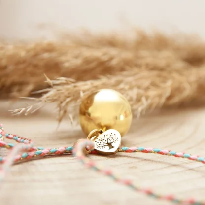 bola pour future maman en coloris or et modèle Arbre de Vie