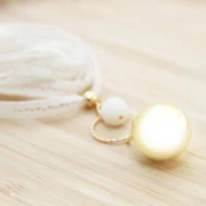 bola avec sa pierre naturelle de lithothérapie