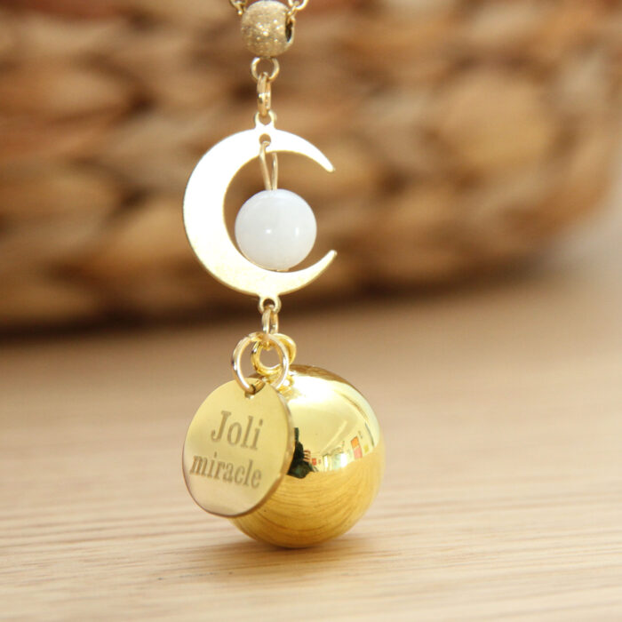 Chaque bola est personnalisable avec une médaille gravée