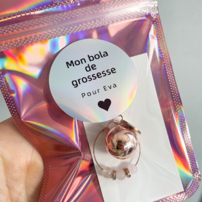 Le bola lithothérapie avec perles de quartz rose est réalisé sur mesure