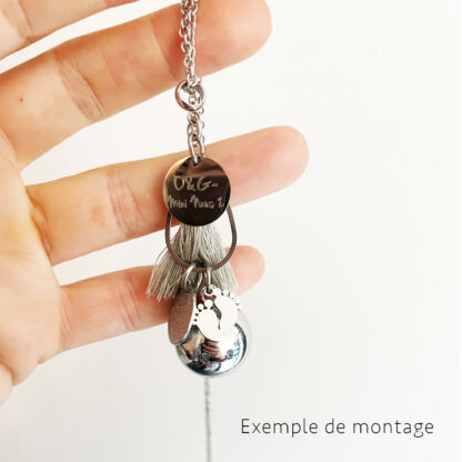 Bola de grossesse avec pieds de bébé couleur argent
