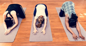qu'apporte le yoga pendant la grossesse