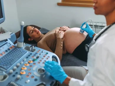 Pourquoi une grossesse peut-elle échapper à l'échographie ?