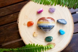 La magie des pierres de naissance : le guide pour les futures mamans