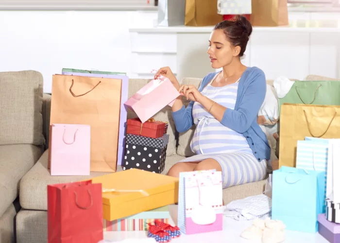 10 idées de cadeaux pour une future maman à offrir en automne