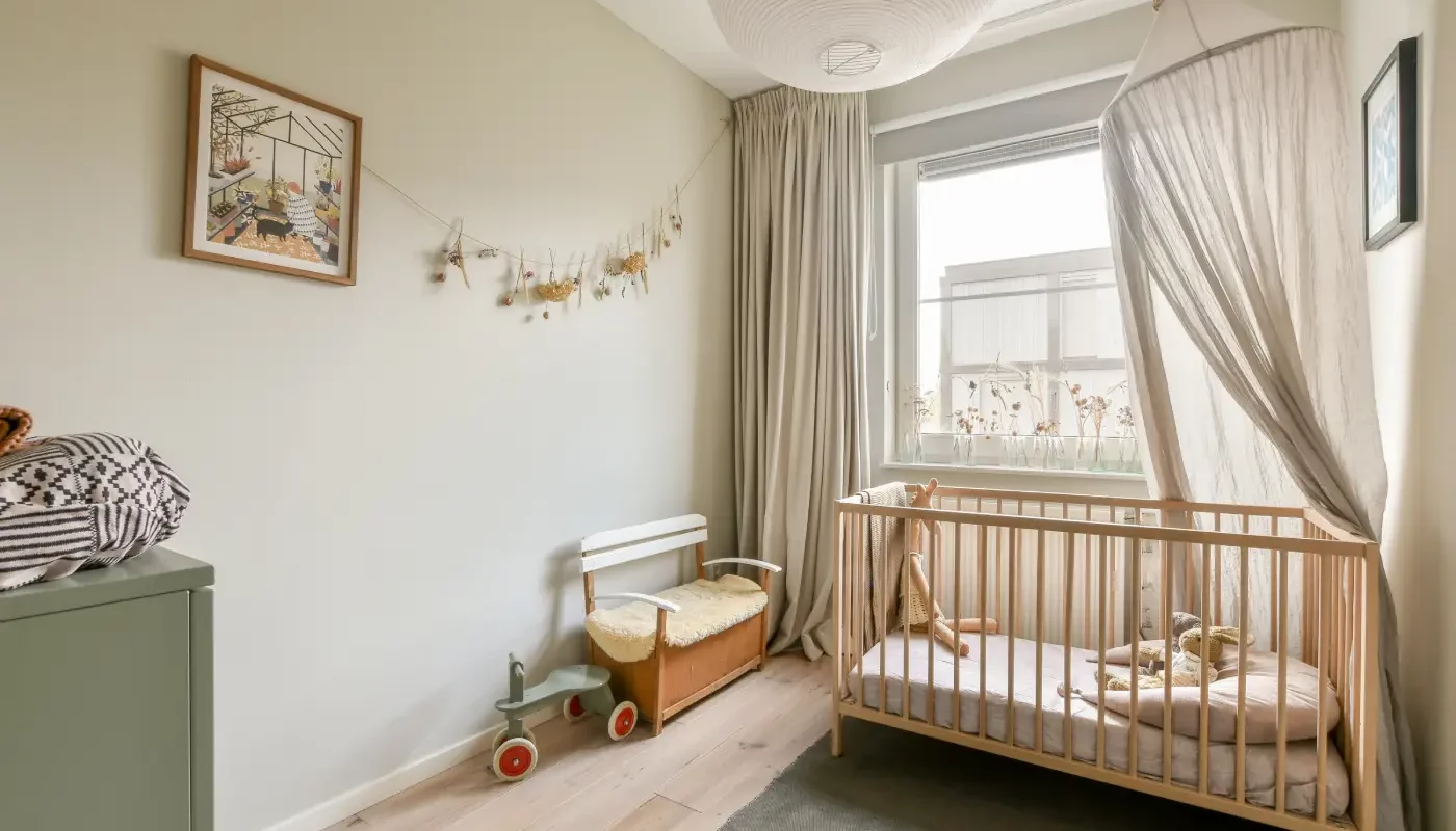 L’attrape-soleil dans la chambre de bébé : une touche poétique et apaisante