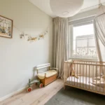 L’attrape-soleil dans la chambre de bébé : une touche poétique et apaisante