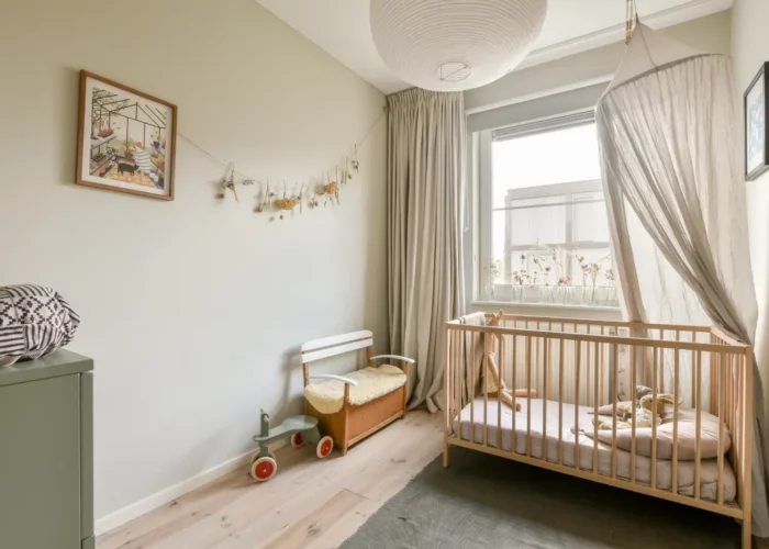 L’attrape-soleil dans la chambre de bébé : une touche poétique et apaisante