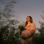 La pleine lune du 13 avril 2025 : quels impacts sur le corps et la santé des femmes enceintes ?
