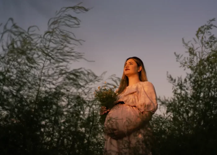 La pleine lune du 13 avril 2025 : quels impacts sur le corps et la santé des femmes enceintes ?