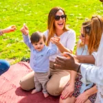Équinoxe de printemps : 5 rituels de bien-être pour futures mamans et leurs bébés