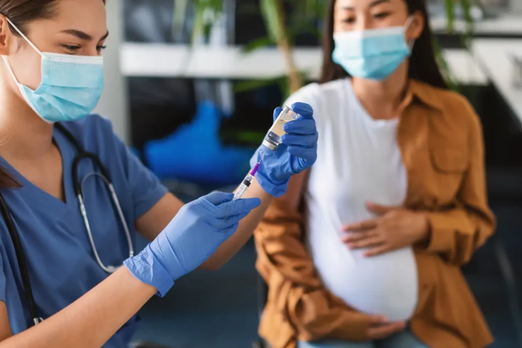 La vaccination contre la coqueluche pendant la grossesse : protéger bébé dès sa naissance