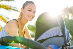 Premier épisode caniculaire : les 5 gestes indispensables pour protéger votre bébé