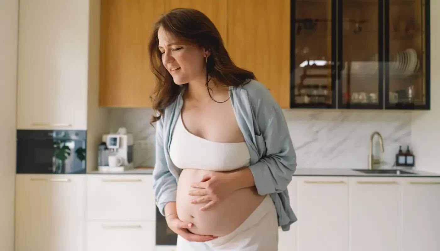 Soulager les remontées acides : 7 techniques efficaces pour 85% des femmes enceintes