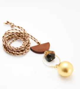 bola pour femme enceinte theme et design oeil de tigre et lithothérapie