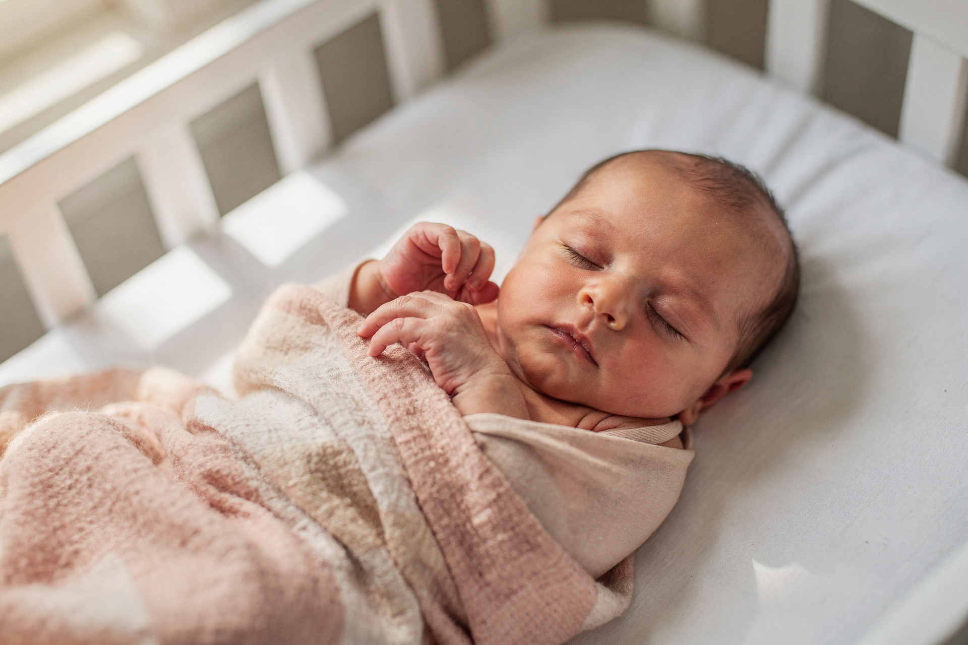 Miel et bébé : ce que tout parent doit savoir avant d&rsquo;en donner